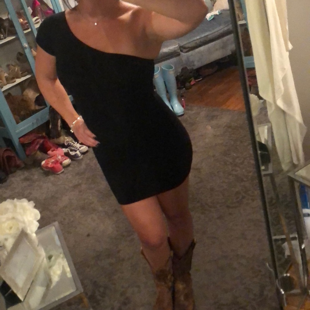 Metro park Black one shoulder mini dress